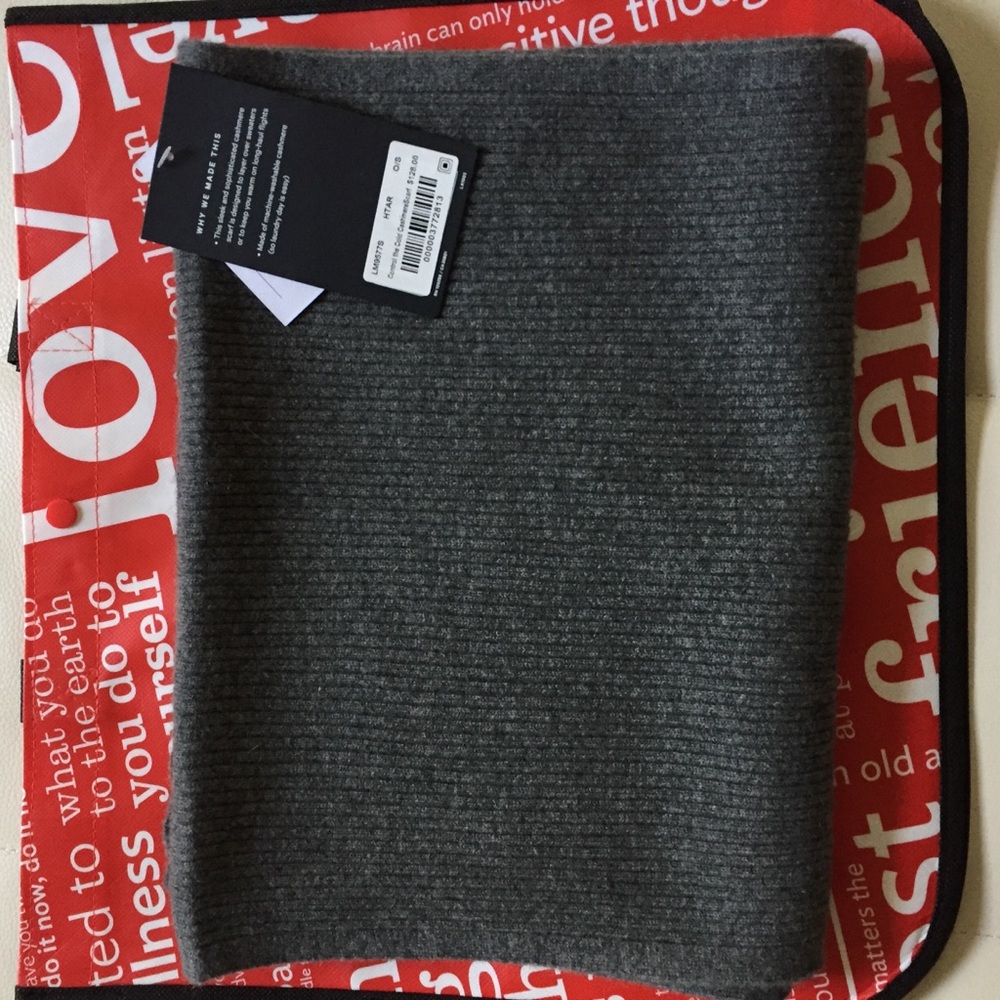 NWT LULULEMON CONTROL THE COLD CASHMERE SCARF GRAY - Picture 3 of 6